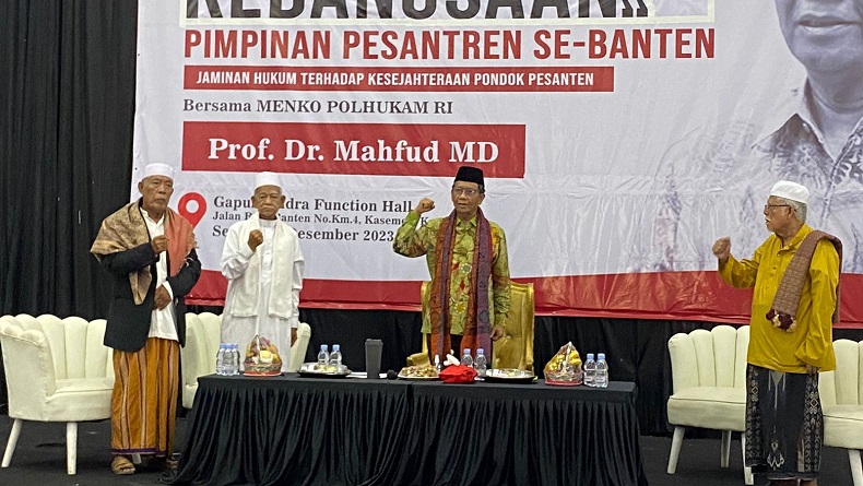 Momen Mahfud MD Ajak Pimpinan Ponpes se-Banten Nyanyikan Lagu Yaa Lal Wathan