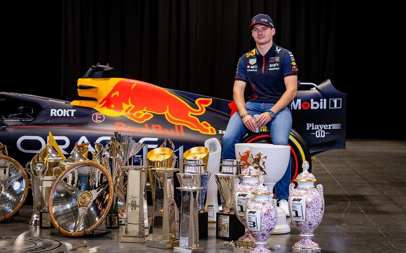 Bantah Isu Max Verstappen Gabung Ferrari, Fred Vasseur: Kontraknya di Red Bull Sampai 2045