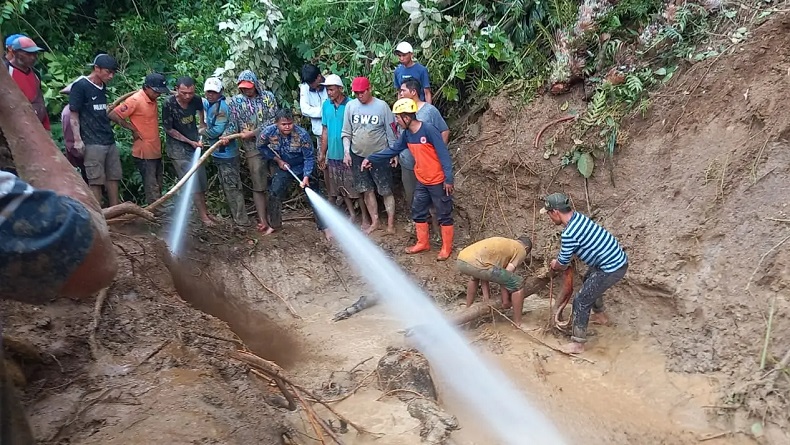 2 Warga Baso Agam Tewas Tertimbun Longsor saat Gotong Royong Bersihkan Irigasi