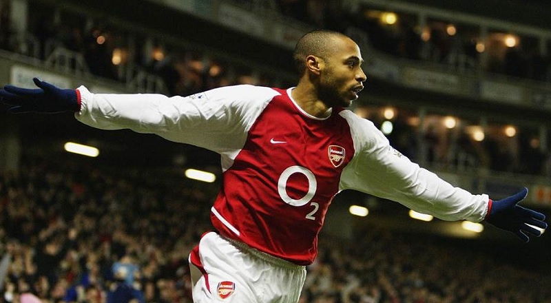 Thierry Henry Akui Pernah Tukar Jersey dengan Pemain Jenius Ini, Deretan Legenda Premier League Auto Iri
