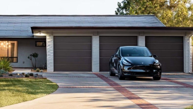 Perseteruan Kian Panas, Elon Musk Hapus Disney+ dari Kendaraan Tesla