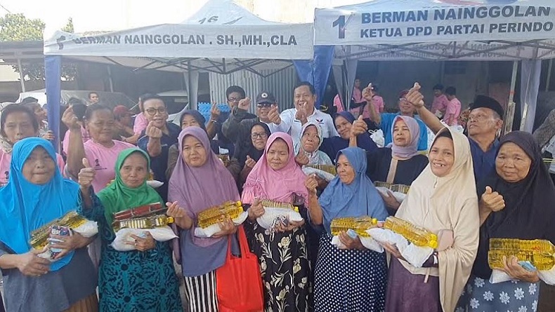 Sapa Warga Cakung, Partai Perindo Jakarta Timur Gelar Bazar Sembako Murah