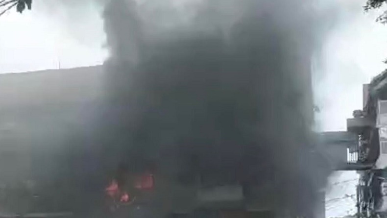 Kebakaran Rumah Susun di Johar Baru Jakpus, 16 Armada Damkar Dikerahkan