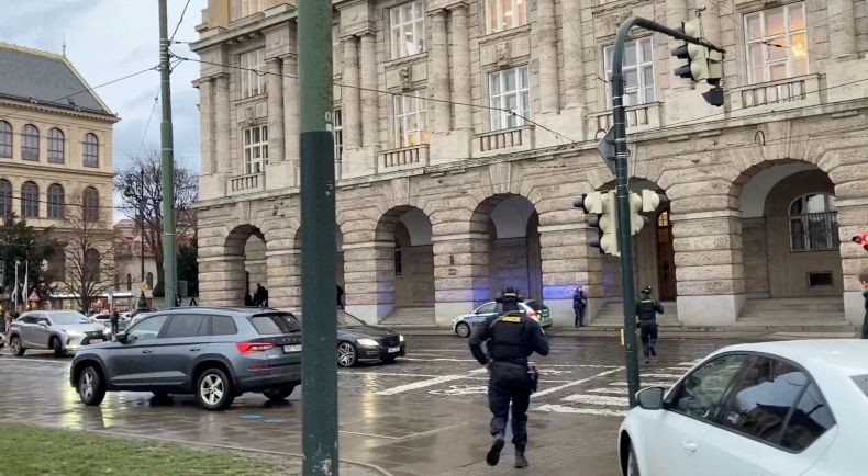 Penembakan di Universitas Praha 15 Orang Tewas, Pelaku Ternyata Mahasiswa Berprestasi