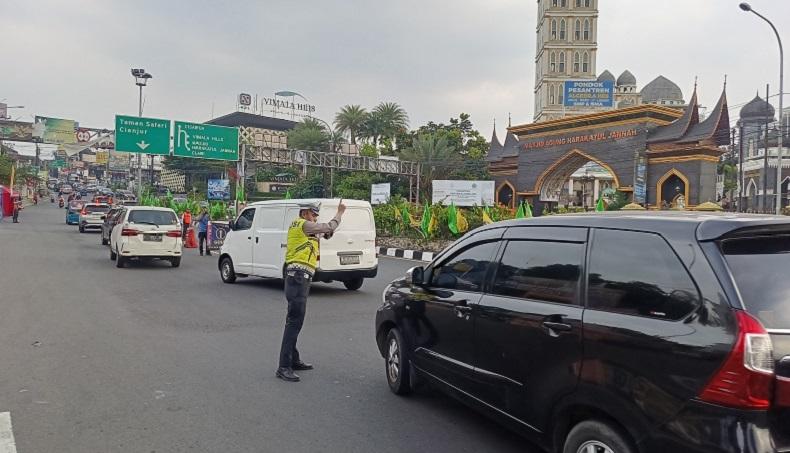 160.000 Kendaraan Diprediksi Lintasi Jalur Puncak Bogor saat Libur Lebaran