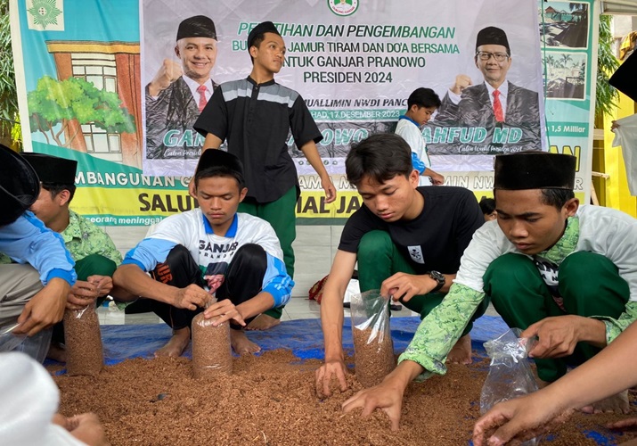 Santri Dukung Ganjar Adakan Pelatihan Budi Daya Jamur Tiram di NTB, Ini Tujuannya