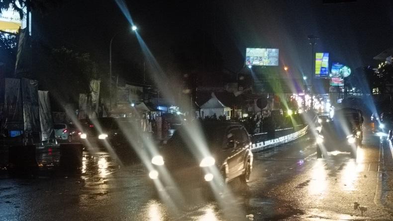 Suasana Terkini Jalur Puncak Bogor di Malam Natal, One Way Masih Diberlakukan