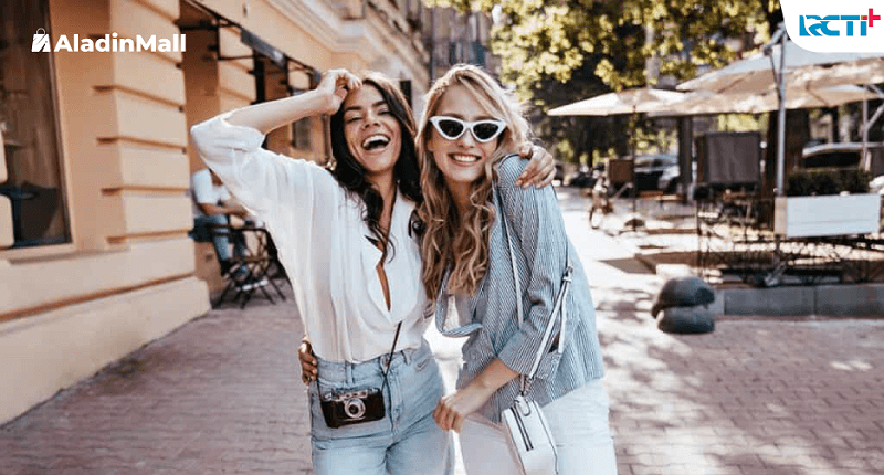 5 Inspirasi Outfit Liburan Paling Stylish, Cocok untuk Penampilan Akhir Tahun