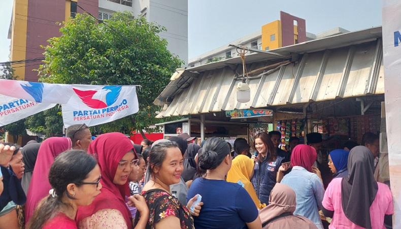 Antusias Datangi Bazar Minyak Goreng Murah Partai Perindo, Warga Rusun Pesakih: Senang Banget