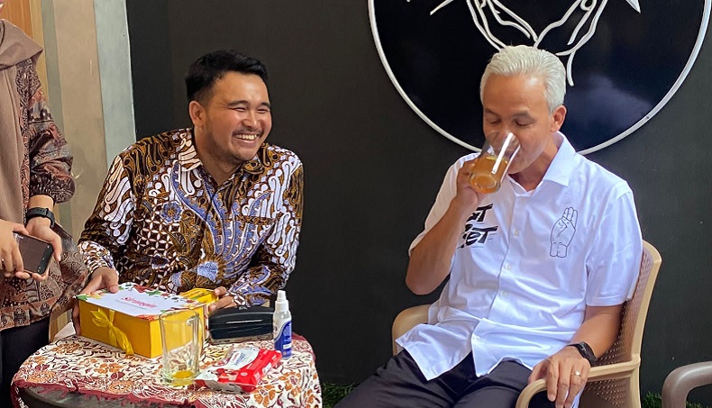 Ganjar Minum 2 Jamu di Sukoharjo: Rasanya Enak Banget 