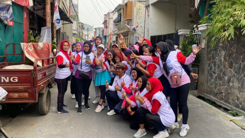 Caleg Perindo Dina Masyusin Gelar Senam Bersama di Rawa Buaya, Ajak Warga Hidup Sehat