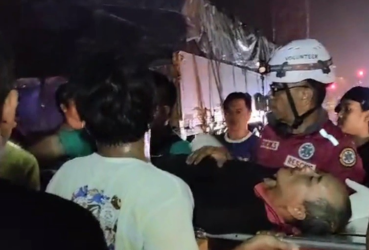 Kecelakaan di Mojokerto, 3 Kendaraan Tabrakan Beruntun, Sopir Terjepit