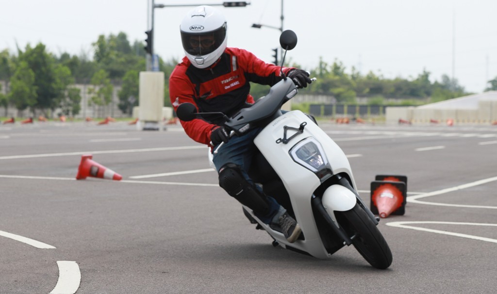 Kesan Pertama Jajal Honda EM1 e:, Motor Listrik Mungil Seharga Rp33 Juta