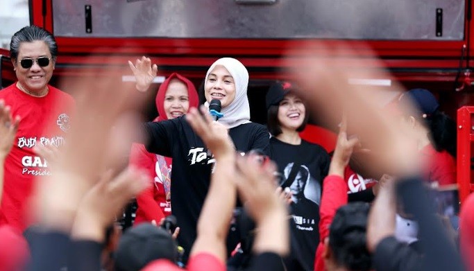 Kunjungi Magelang, Siti Atikoh Senam Pagi bersama Masyarakat dan Sarapan Soto Ayam