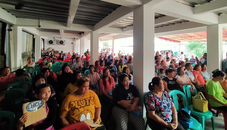 Warga Neglasari Tangerang Serbu Bazar Sembako Murah Partai Perindo, Antrean Mengular