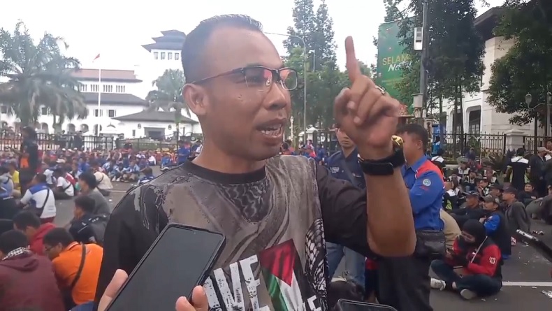 Kepung Gedung Sate, Buruh Ancam Minta Pj Gubernur Jabar Diganti jika Tuntutan Tak Dipenuhi