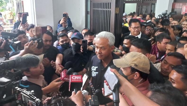 Ganjar Tanggapi Survei CSIS dan Indikator: Buat Saya yang Penting Turun ke Masyarakat