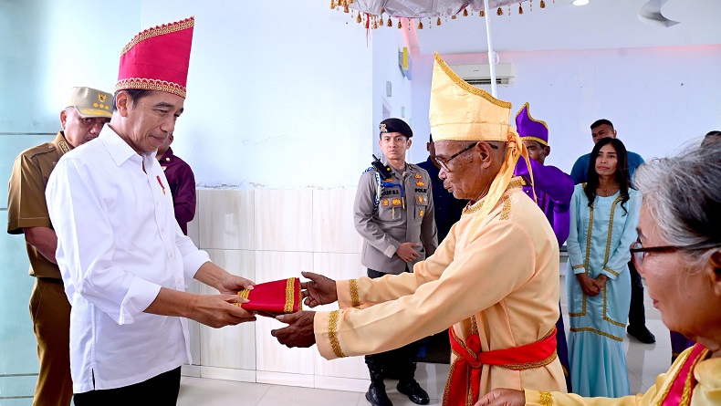 Presiden Jokowi Dianugerahi Gelar Adat Talaud, Dianggap Pemimpin Besar