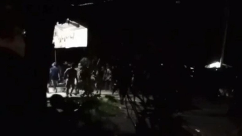 Ricuh Pengantaran Jenazah Lukas Enembe, Massa Rusak Bangunan sekitar Jembatan Merah Youtefa