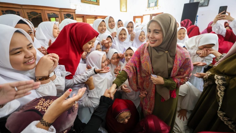 Sowan ke Ponpes Tertua di Magelang, Siti Atikoh: Kayak Kembali ke Rumah Sendiri