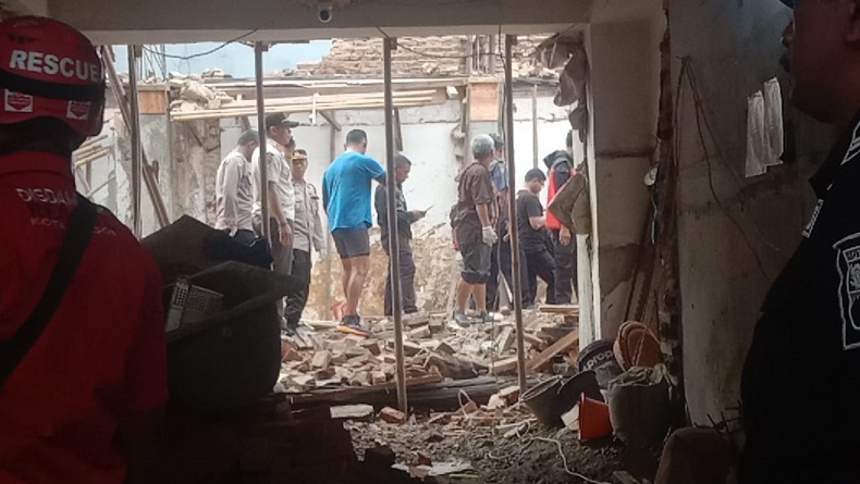 Dinding Ruko Roboh di Bogor, 1 Pekerja Bangunan Tewas