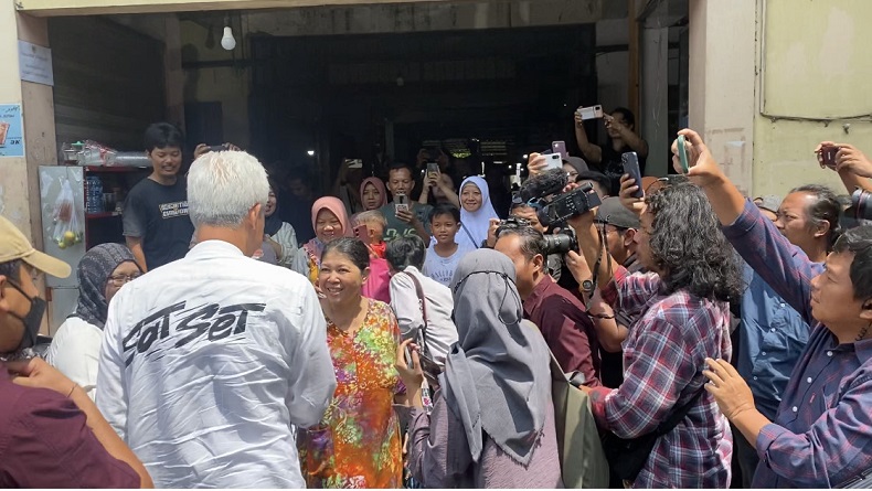 Ganjar Kunjungi Pasar Kota Wonogiri, Disambut Meriah Para Pedagang