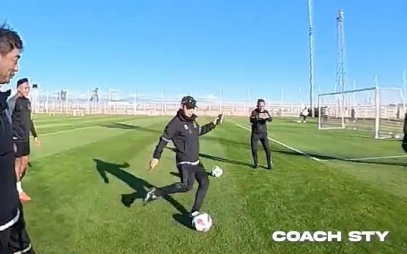 Shin Tae-yong Hadapi Pemain Timnas Indonesia di Crossbar Challenge, Hebat Mana?