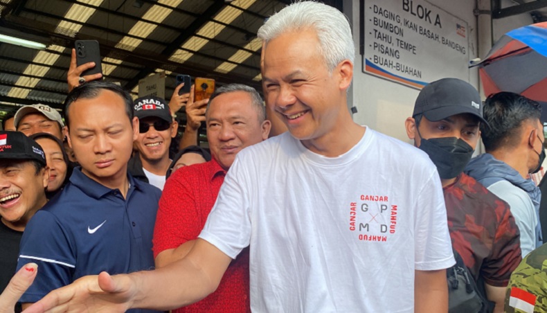 Kunjungi Pasar Rakyat Kebon Agung, Ganjar Disambut Riuh Warga