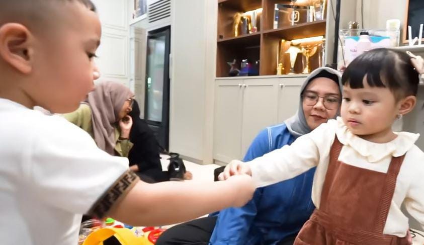 Viral! Cipung dan Ameena Bikin Warganet Ngiler Gegara Makan Camilan Ini