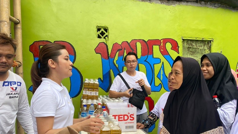 Caleg Partai Perindo Dian Mirza Gelar Bazar Minyak Murah, Warga: Membantu Banget