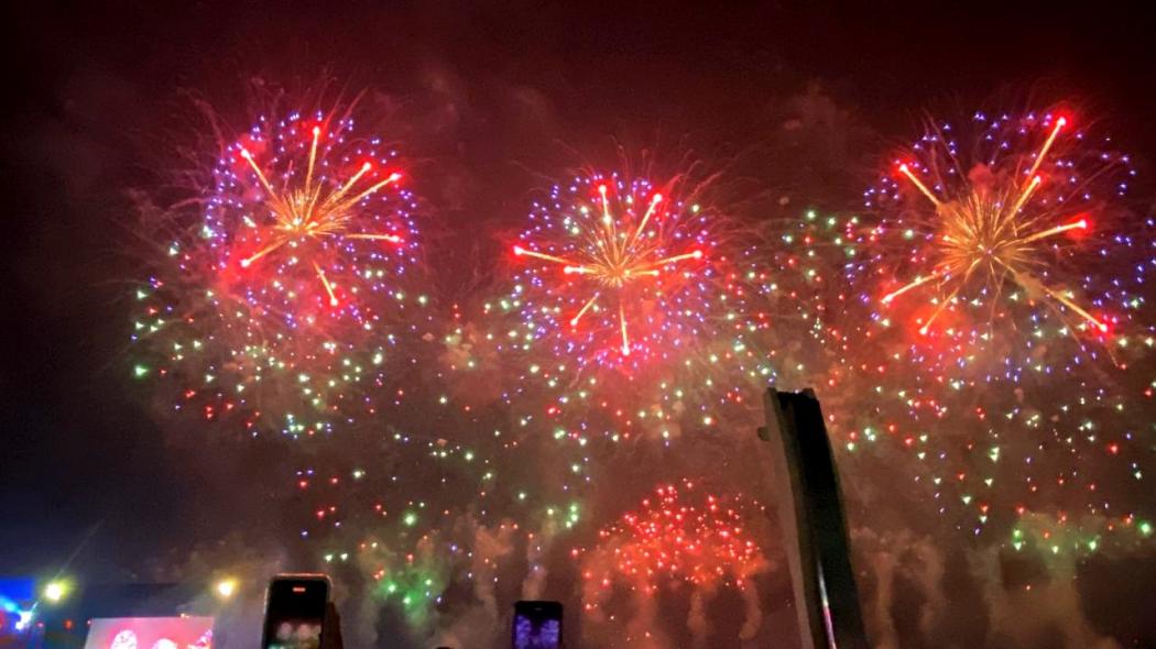 Tahun Baru 2024, Kembang Api Terbesar Meluncur di Laut Ancol