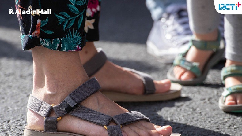 Nyaman Dipakai, Begini Cara Menentukan Ukuran Sandal yang Pas di Kaki