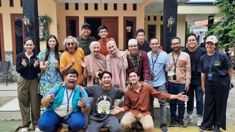 Perankan Diana di Tukang Bubur Pengen Naik Haji, Isel Fricella Rela Ubah Gaya Busana 