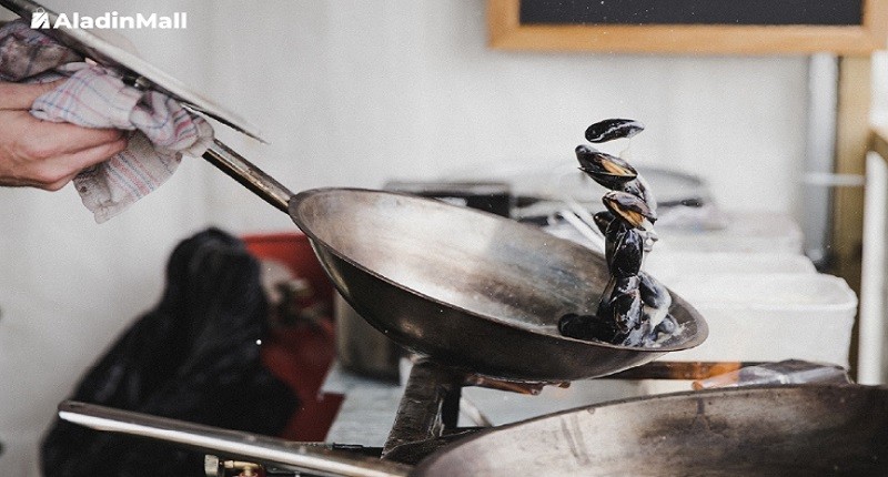 7 Cara Membersihkan Wajan Gosong Paling Mudah, Ini Alat yang Diperlukan