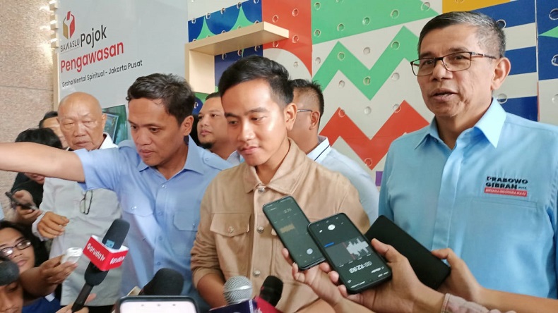 Gibran Bungkam soal Asal Susu yang Dibagikan di CFD Jakarta