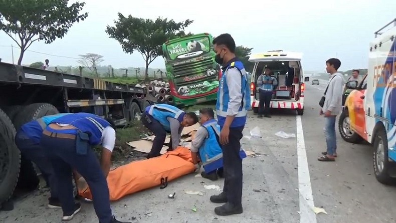 Kecelakaan Maut di Tol Ngawi, Bus Rombongan Siswa Tabrak Truk, 2 Tewas 6 Luka-Luka