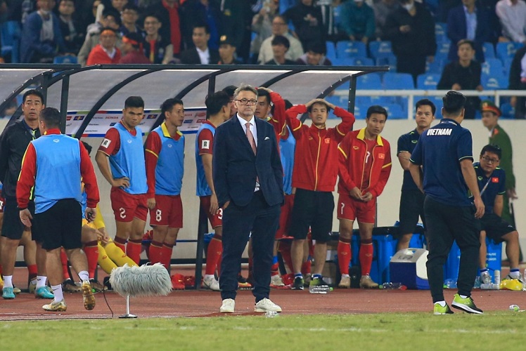 Timnas Vietnam Terancam Kehilangan 9 Pemain karena Cedera, Philippe Troussier Pusing