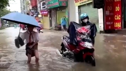 Jas Hujan Bau Apek, Begini Cara Mengatasinya