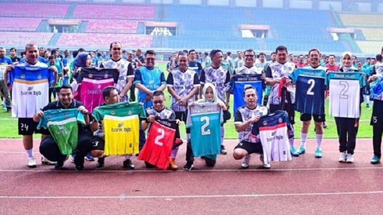 Bawaslu Nyatakan Camat dan Pejabat Bekasi Pamer Jersey Nomor 2 Tak Langgar Pemilu