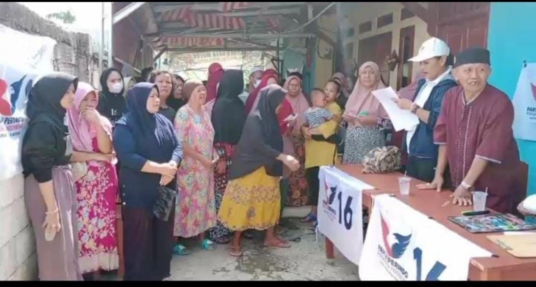 Partai Perindo Gelar Bazar Minyak Goreng Murah di Bekasi, Warga Antusias