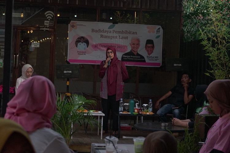 Relawan Srikandi Ganjar Edukasi Masyarakat Luwu Timur Budi Daya Rumput Laut