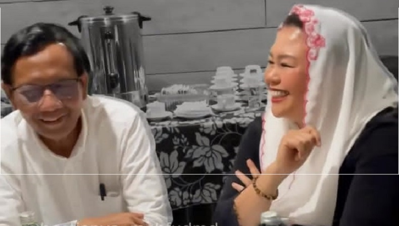 Momen Yenny Wahid Tebak-tebakan dengan Mahfud MD: Apa Persamaan Pak Mahfud dan Warteg?