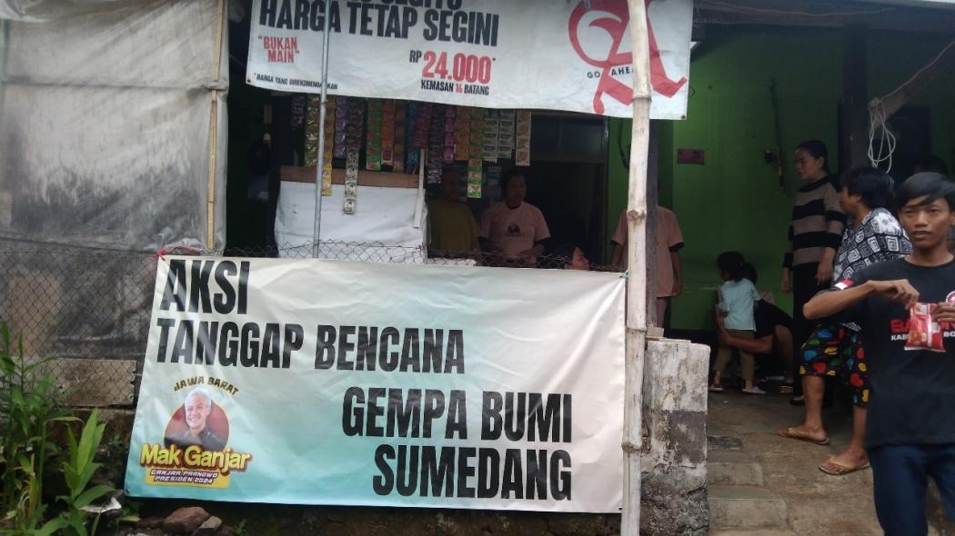 Sat-set! Relawan Mak Ganjar Bantu Korban Gempa Sumedang