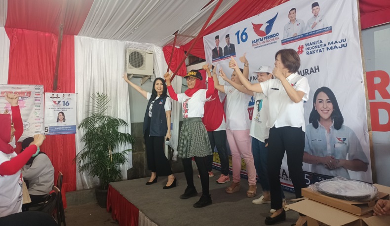 Momen Liliana Tanoesoedibjo dan Caleg Perindo Ira Miranti Dewi Joget Sat-Set Ganjar-Mahfud di Jaksel
