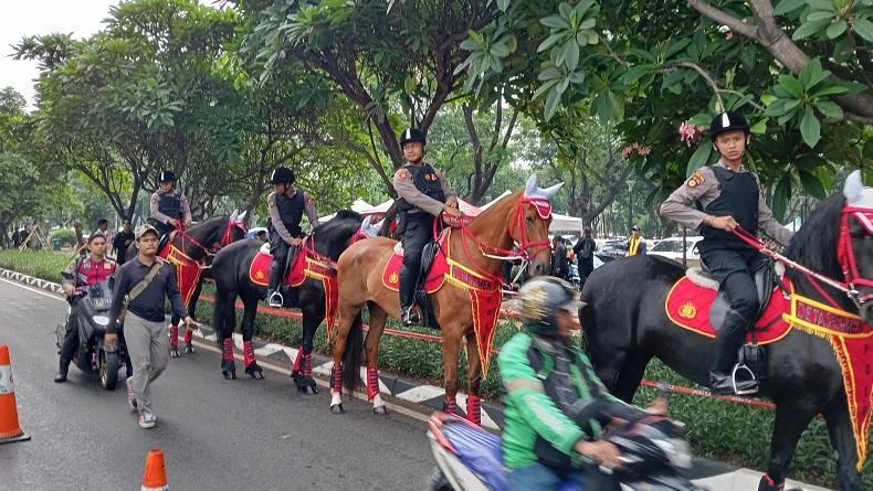 Ribuan Petugas Apel Jelang Debat Capres, Polisi Berkuda juga Disiagakan