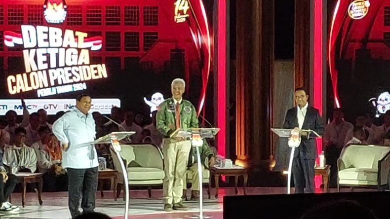 Tak Salaman dengan Prabowo usai Debat Capres, Anies: Saya Mencari, tapi Tak Ada