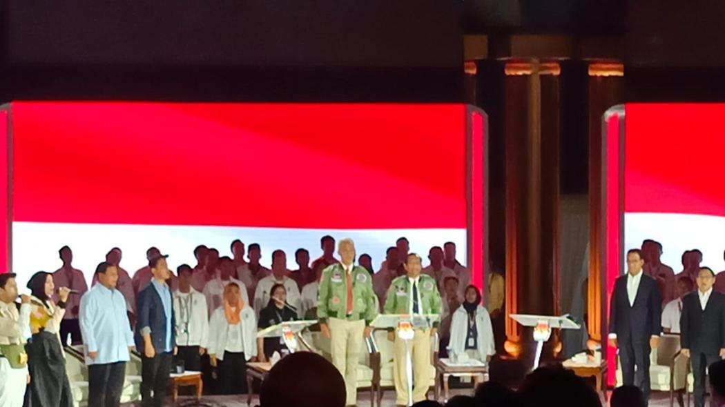 Penampakan 3 Capres-Cawapres dalam Debat Ketiga di Istora Senayan