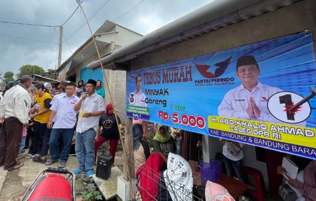 Caleg Perindo Abdul Khaliq Edukasi Cara Mencoblos Surat Suara Pemilu 2024 di Pangalengan