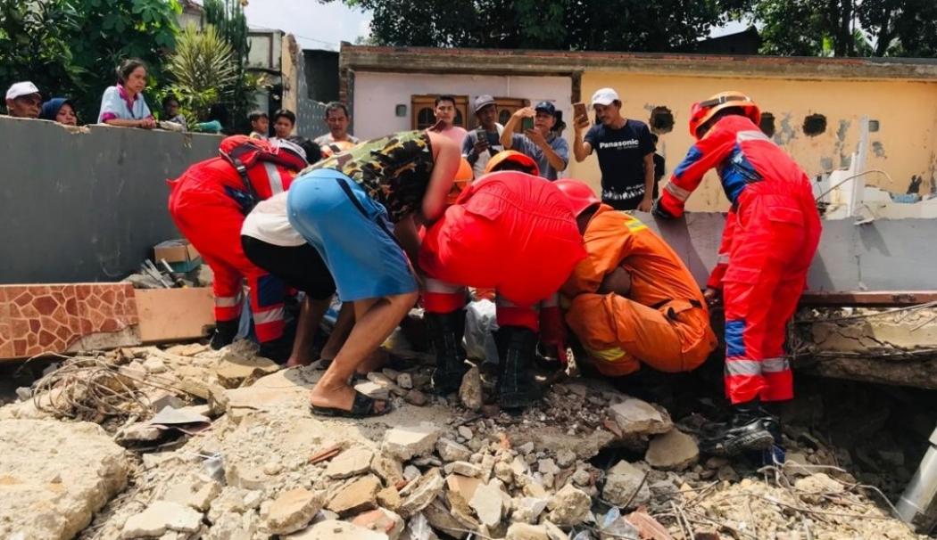 Pekerja Bangunan di Bogor Tewas Terhimpit Bangunan, Evakuasi Menegangkan