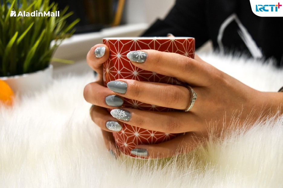 7 Pilihan Warna Kuteks untuk Kulit Sawo Matang, Artistik dan Kekinian